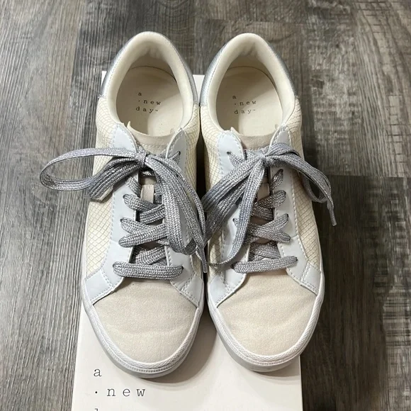 a new day Maddison Mixed Fabric Lace Up Sneakers Size 8.5 - Picture 5 of 13